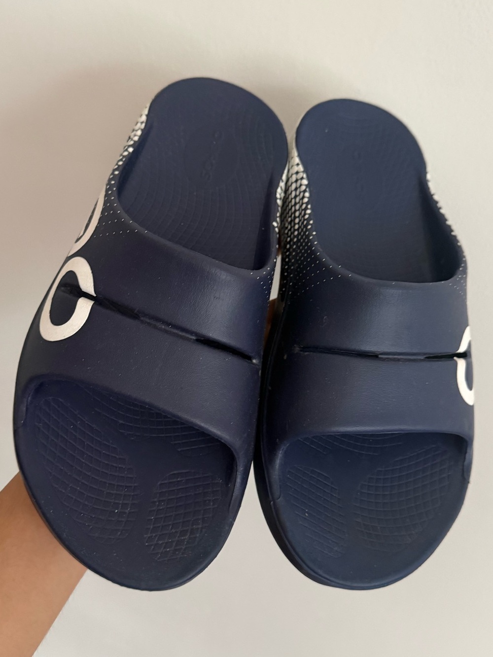 Oofos OOriginal Sport Recovery Slides Navy White Women’s W10 Men’s M8 - Picture 2 of 6
